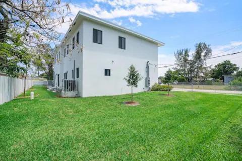 New Townhome Near Wilton/Las Olas/Beach Fort Lauderdale Extérieur photo